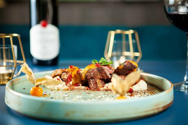 Comment préparer une salade de fenouil croquant avec des agrumes et des olives noires?